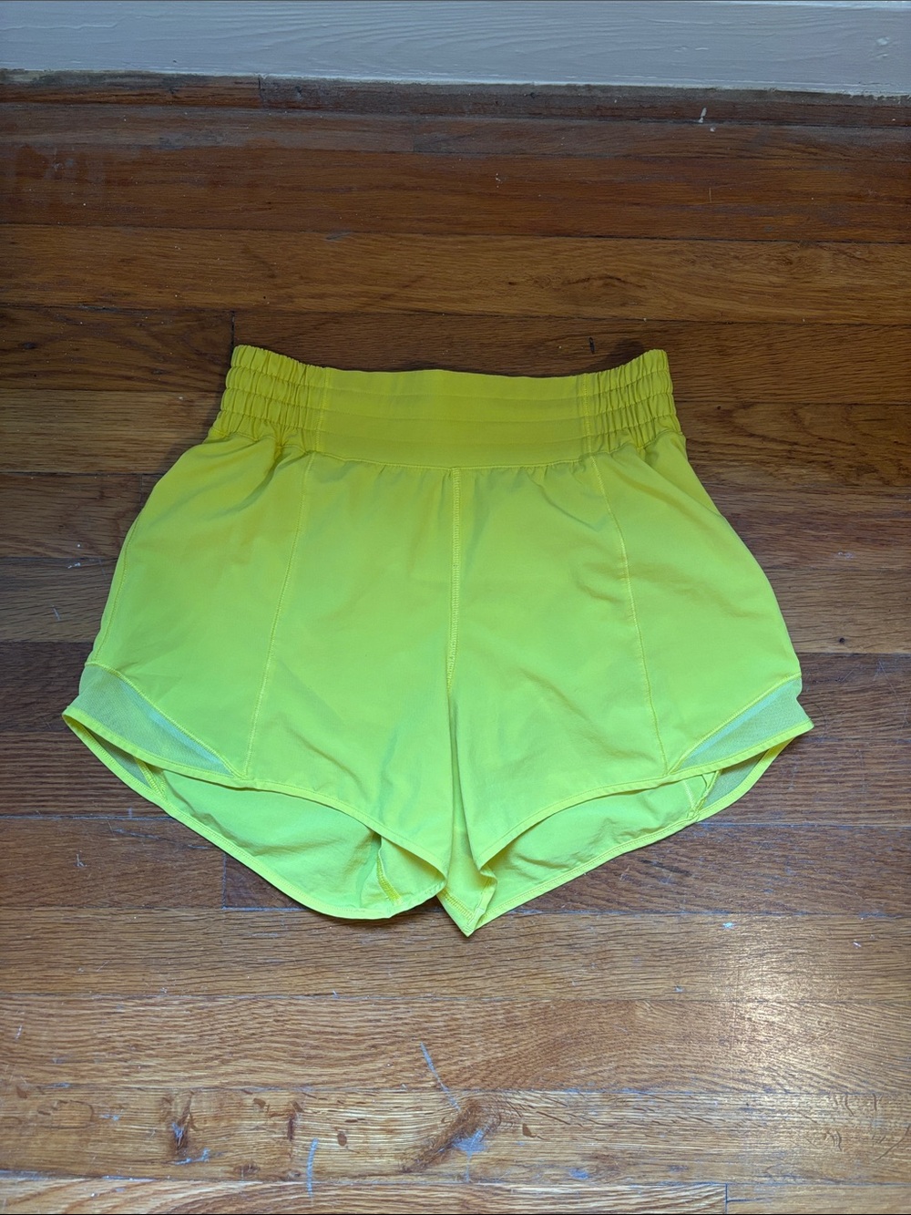 Lululemon hotty hot shorts 2.5” high rise